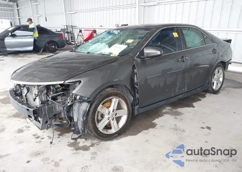 2013 Toyota Camry Se z USA, uszkodzony, nr VIN 4T1BF1FK1DU693175